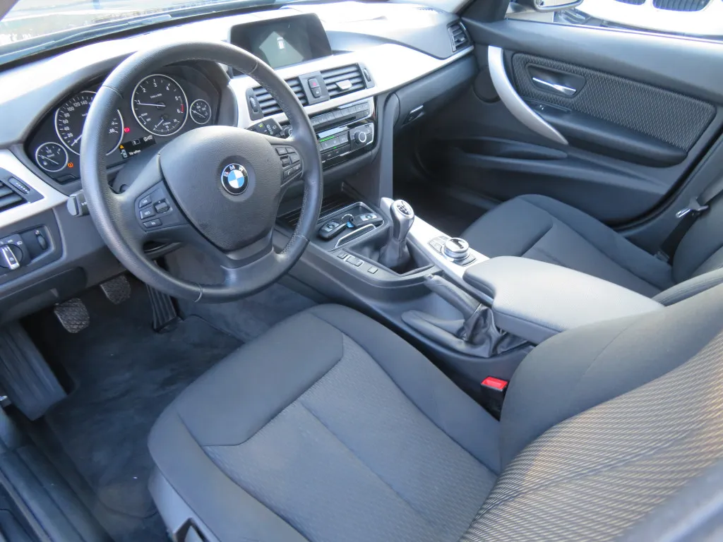 BMW 318 D TOURING ADVANTAGE*NAVI*PDC*LED* Image 3