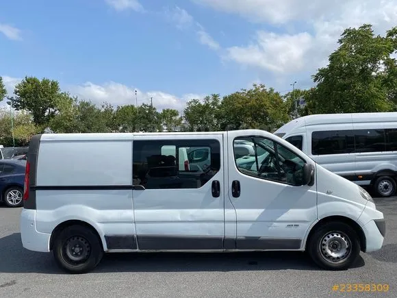 Renault Trafic Multix 2.0 dCi Image 3